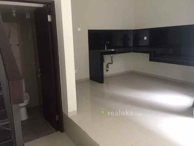 rumah setrasari setraduta