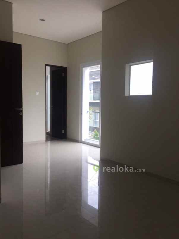 rumah setrasari setraduta