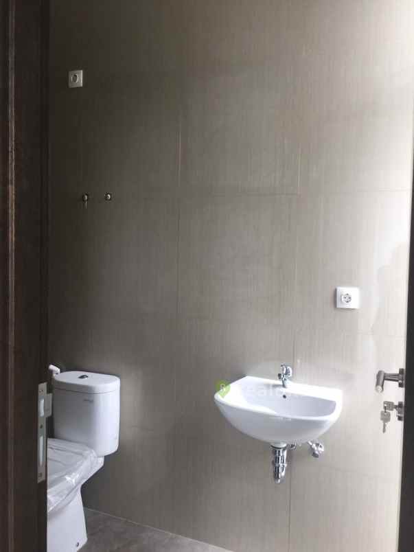 rumah setrasari setraduta