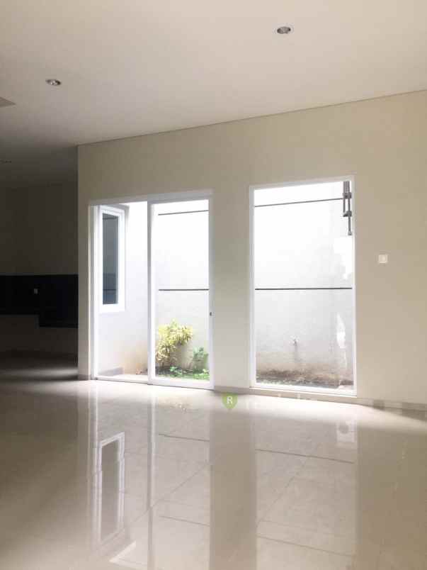 rumah setrasari setraduta