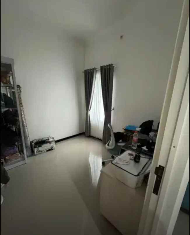 rumah siap huni 2 lantai free kitchen set di malang