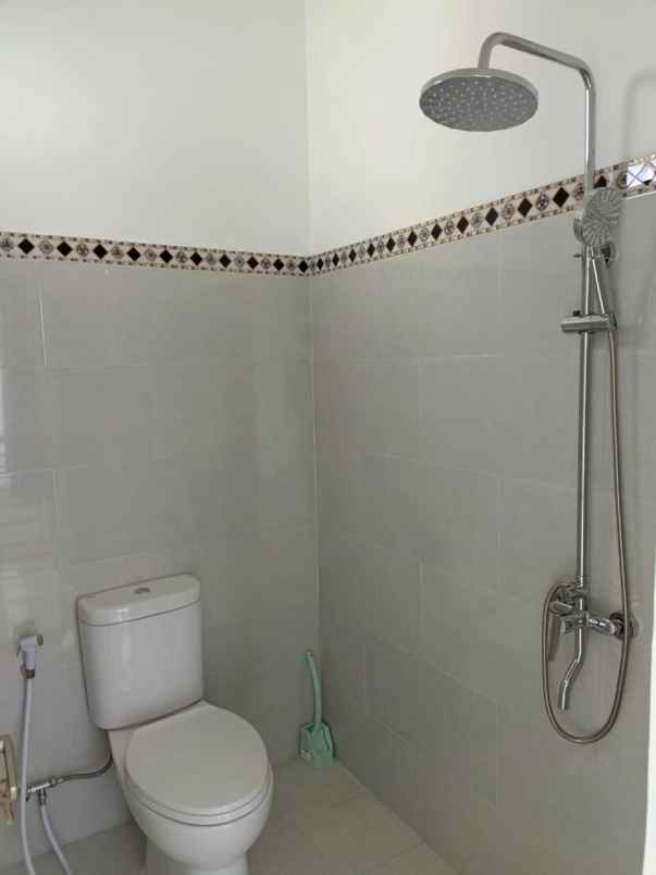 rumah siap huni di klaten kota design 2 lantai modern