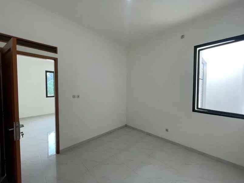 rumah siap huni di pondok bambu permai jakarta timur