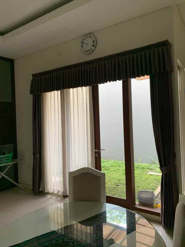 rumah siap huni lokasi strategis di riverside malang