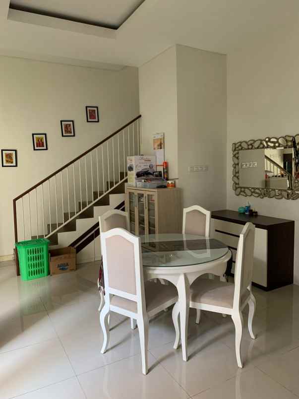 rumah siap huni lokasi strategis di riverside malang