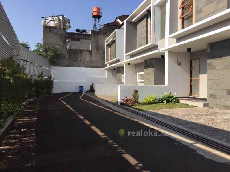 rumah sukahaji setraduta