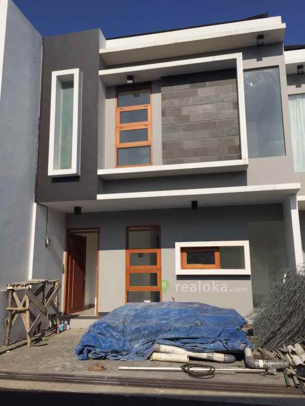 rumah sukahaji setraduta