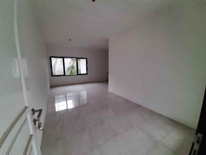 rumah tinggal daerah pondok chandra row jln 2 mobil