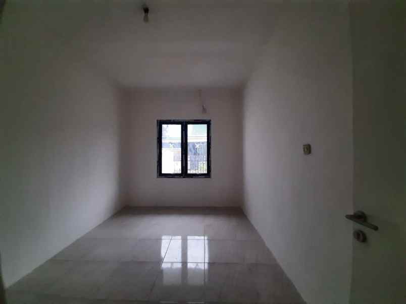 rumah tinggal daerah pondok chandra row jln 2 mobil