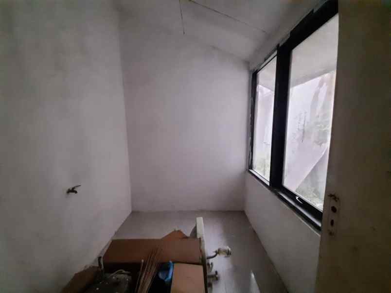 rumah tinggal daerah pondok chandra row jln 2 mobil