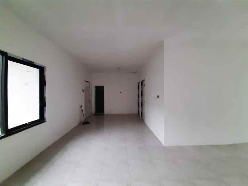 rumah tinggal daerah pondok chandra row jln 2 mobil