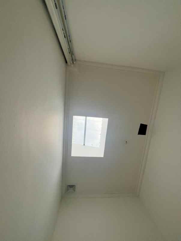 rumah type eropa clasic di bedahan kota depok