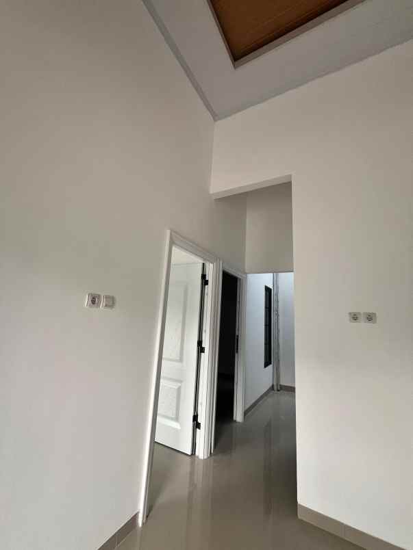 rumah type eropa clasic di bedahan kota depok