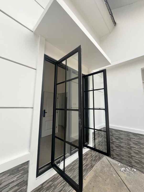 rumah type eropa clasic di bedahan kota depok