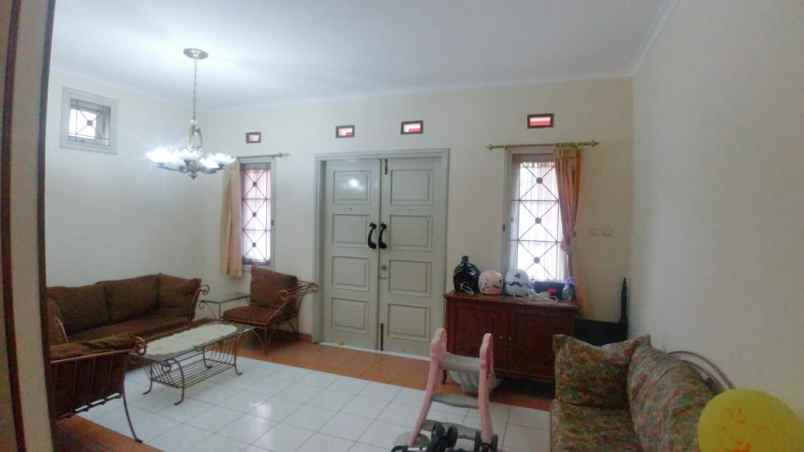 rumah villa komplek prv gegerkalong lokasi strategis