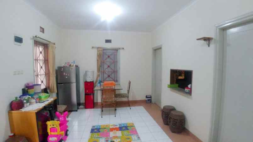 rumah villa komplek prv gegerkalong lokasi strategis