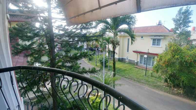 rumah villa komplek prv gegerkalong lokasi strategis