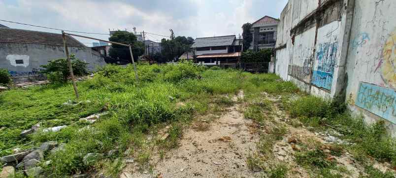 tanah hook super luas di komplek tosiga hadap timur