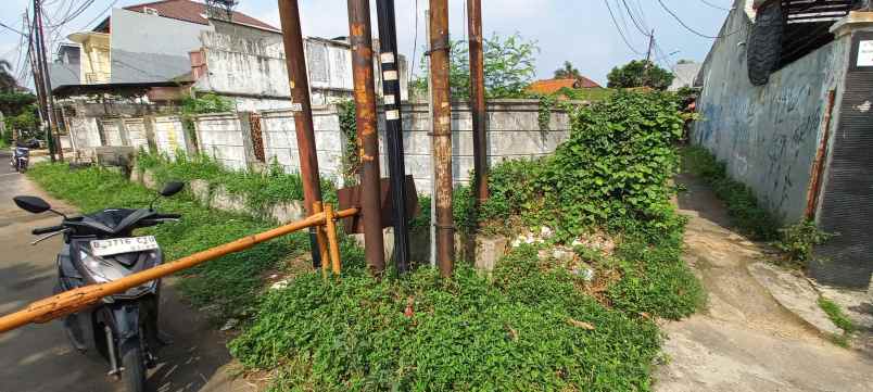 tanah hook super luas di komplek tosiga hadap timur