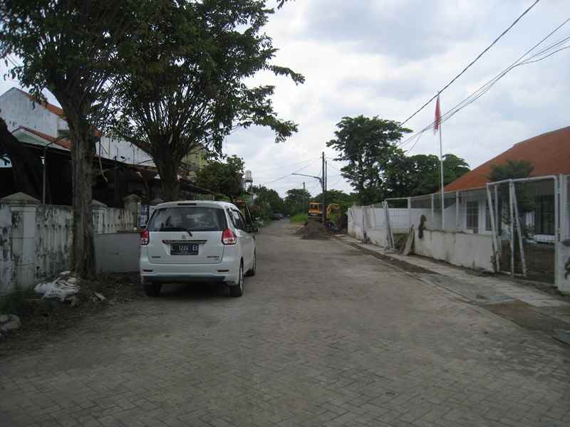 tanah jl medokan asri barat kec