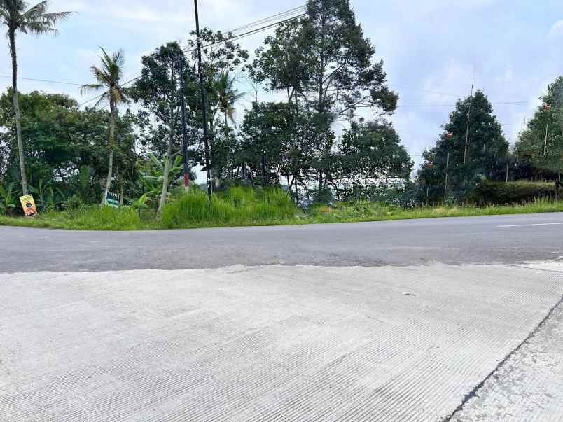 tanah strategis tepi jalan raya kemuning karanganyar