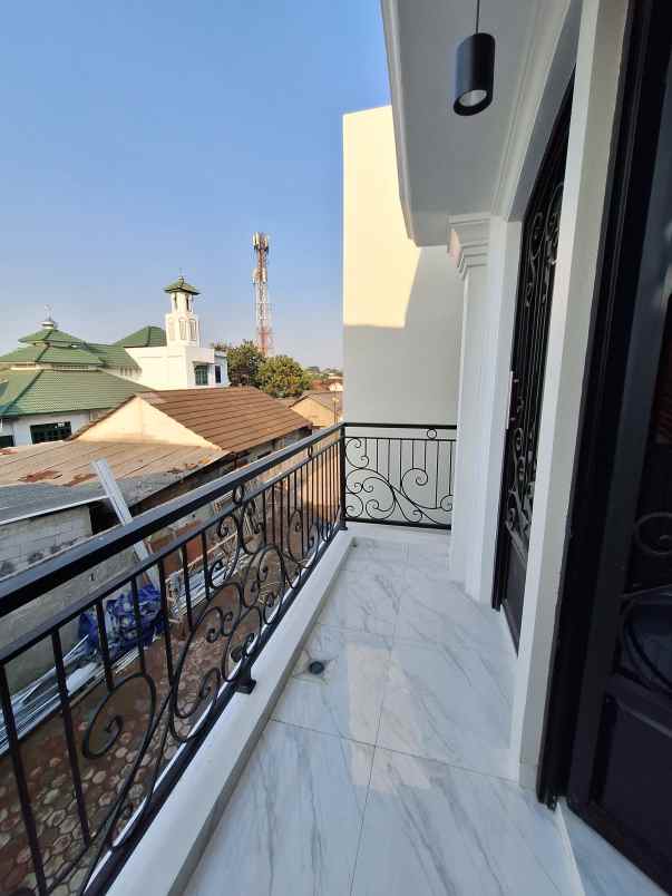 town house classic modern di jagakarsa jakarta selatan