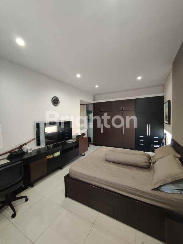 wisma mukti row 2 5 mobil hook hadap timur selatan