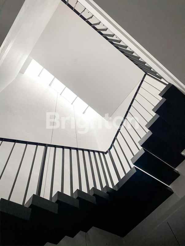 wisma mukti row 2 5 mobil hook hadap timur selatan