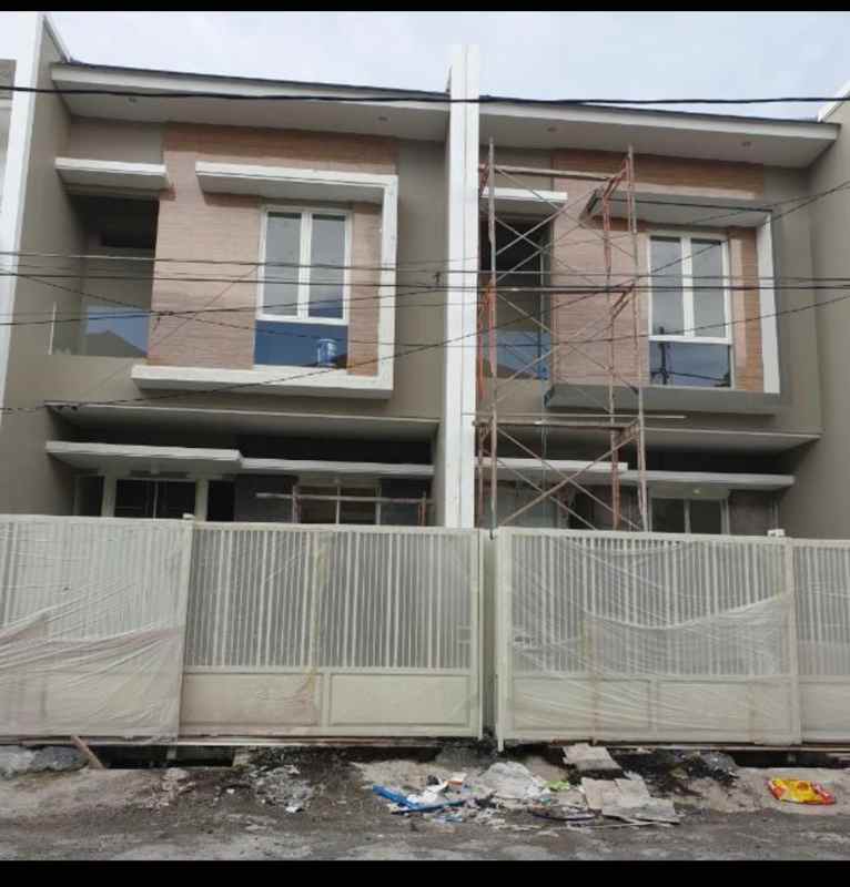 wisma mukti row 2 5 mobil hook hadap timur selatan