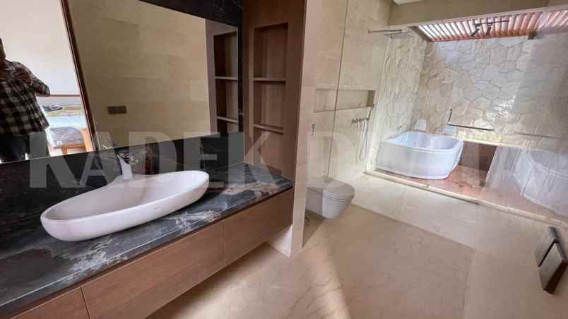 brand new villa umalas dekat seminyak canggu