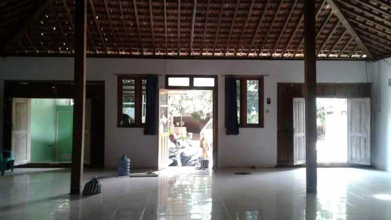 dekat kampus isi rumah joglo bangunjiwo jogja