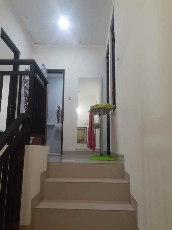 dekat kampus umy rumah elegan 2 lantai kasihan bantul