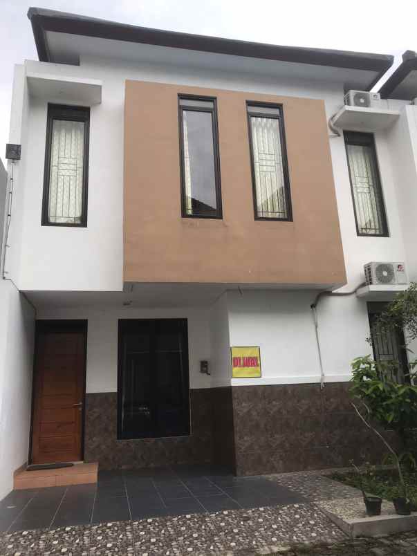 dekat kampus umy rumah elegan 2 lantai kasihan bantul