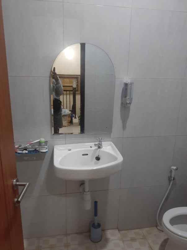 dekat kampus umy rumah elegan 2 lantai kasihan bantul