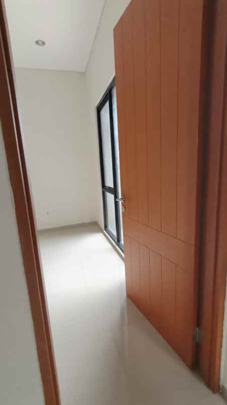 diijual rumah siap huni komplek setra duta bandung