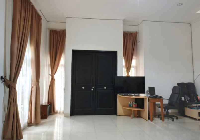 dijual apartemen cluster emerald serpong utara