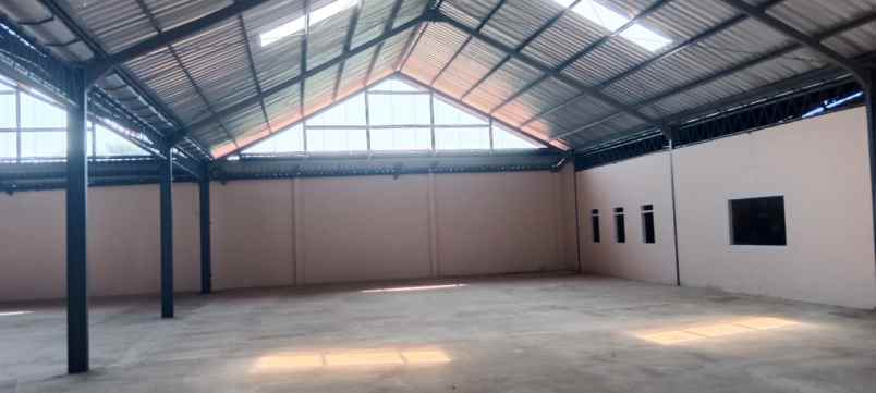 dijual atau disewakan gudang di mijen semarang