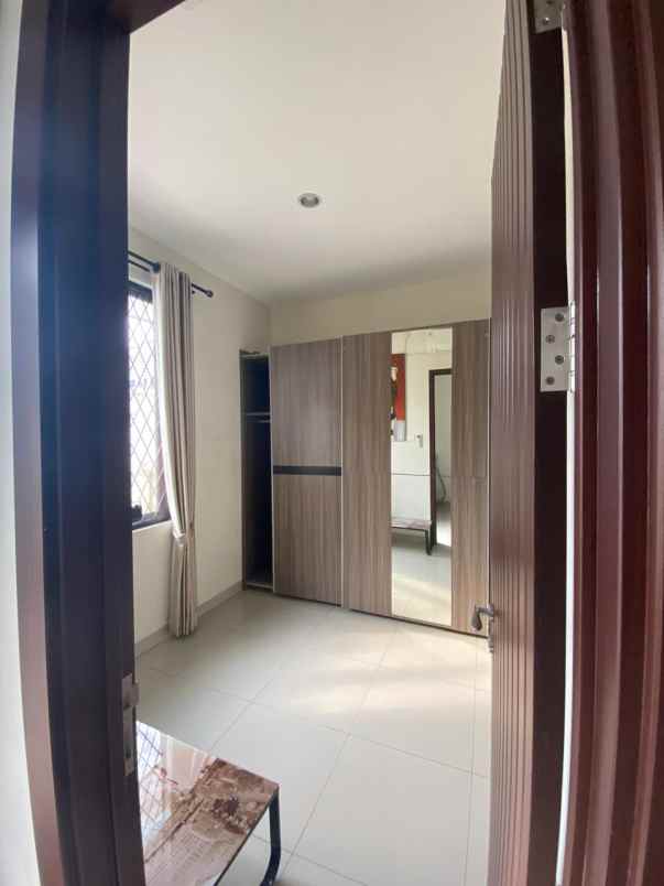 dijual cepat rumah di lippo cikarang