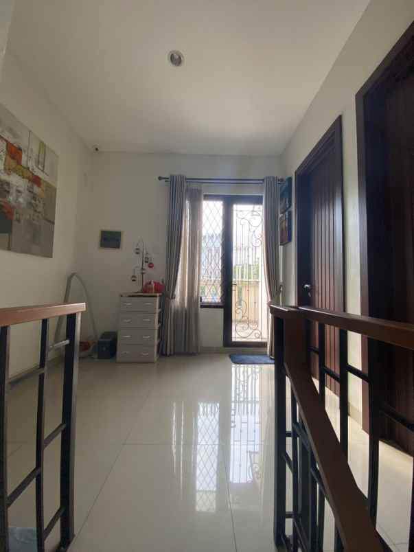 dijual cepat rumah di lippo cikarang