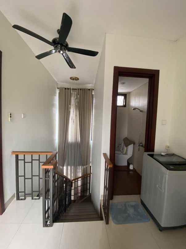 dijual cepat rumah di lippo cikarang