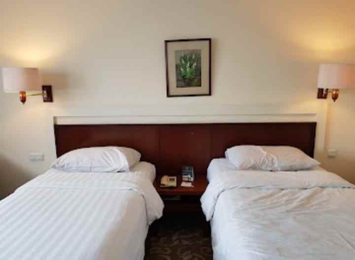 dijual hotel bintang 5 di pusat bandung