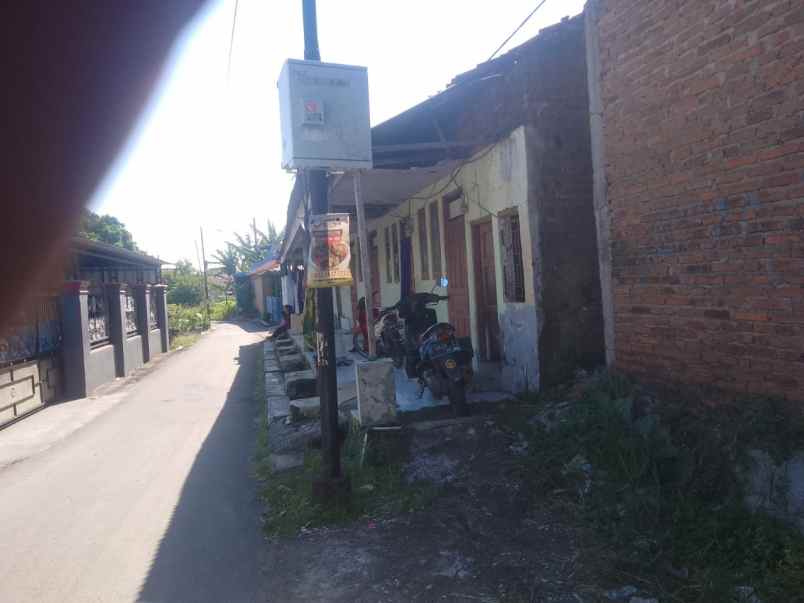 dijual kontrakan enam pintu di cirebon