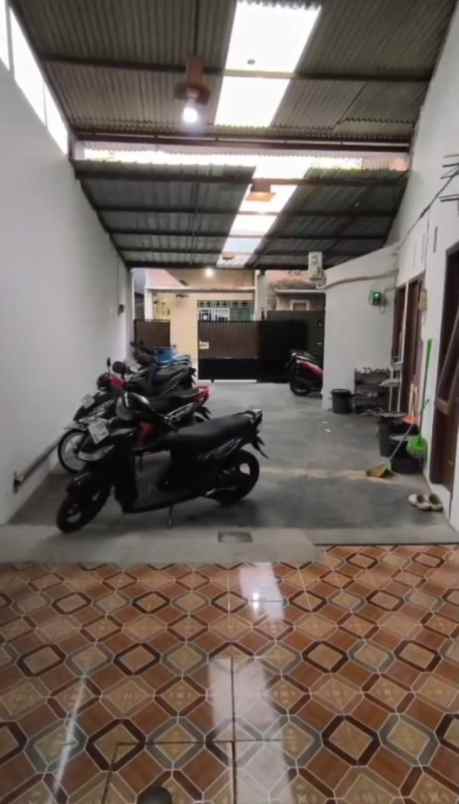 dijual kost full penghuni di sambiroto semarang