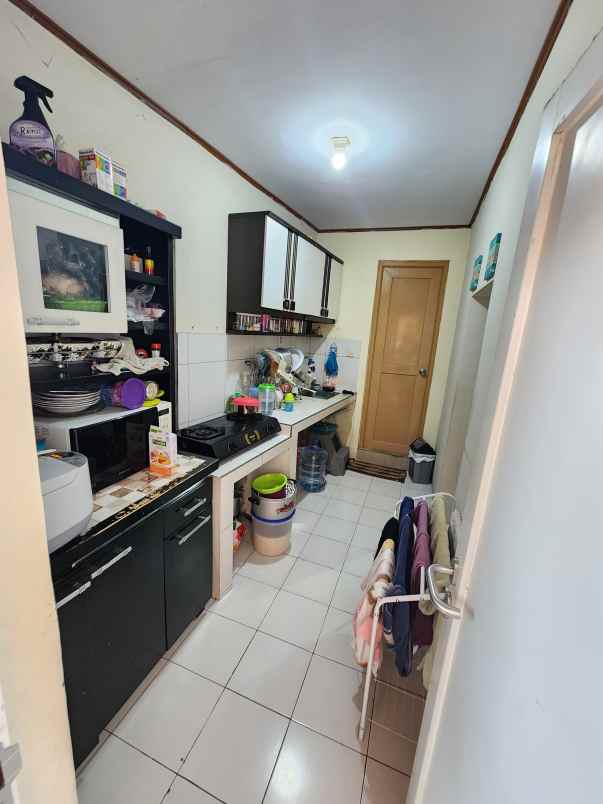 dijual kost jl kampus stan jurangmangu