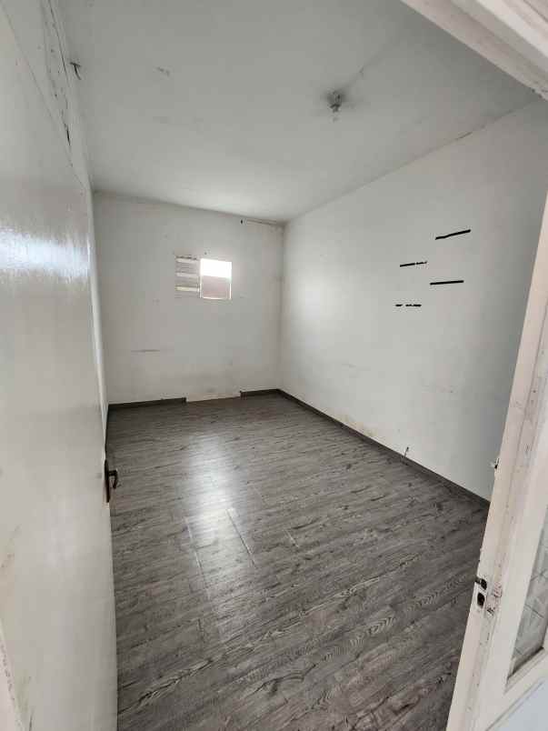 dijual kost jl kampus stan jurangmangu