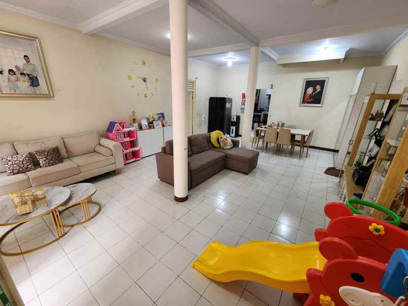 dijual kost jl kampus stan jurangmangu