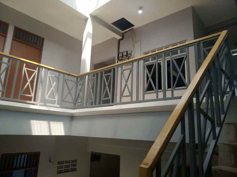 dijual kost pisangan ciputat timur