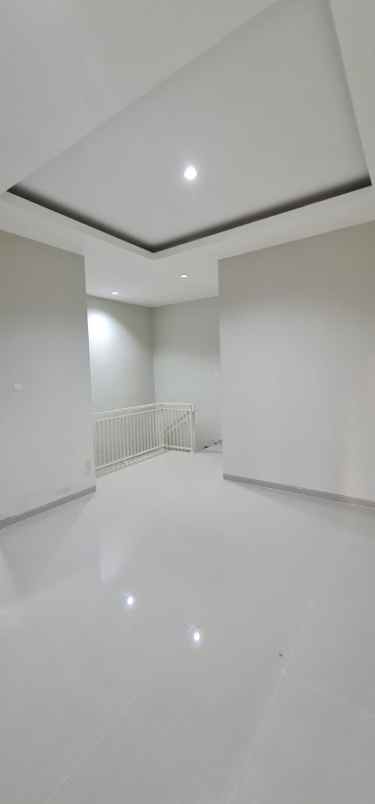 dijual murah rumah kutisari indah surabaya