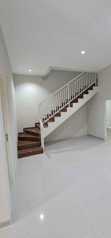 dijual murah rumah kutisari indah surabaya