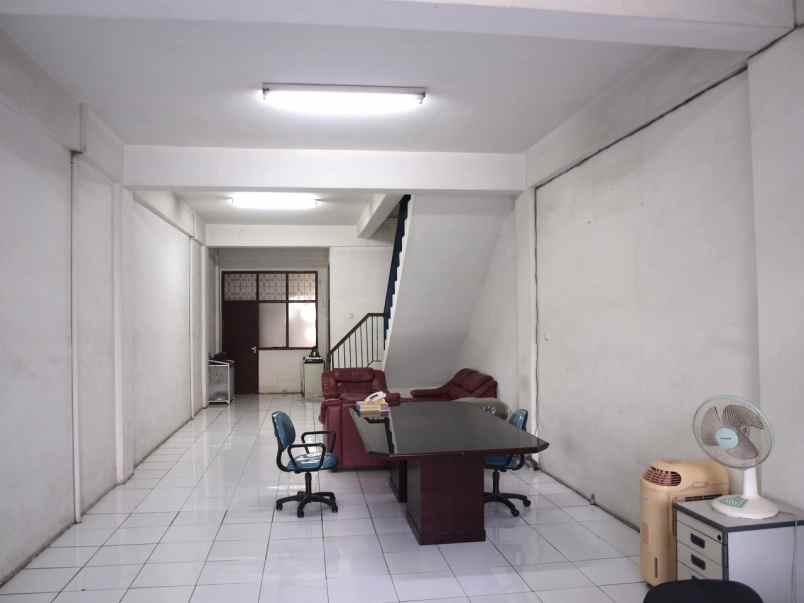 dijual ruko gudang kantor jl lentjen suprapto johar baru